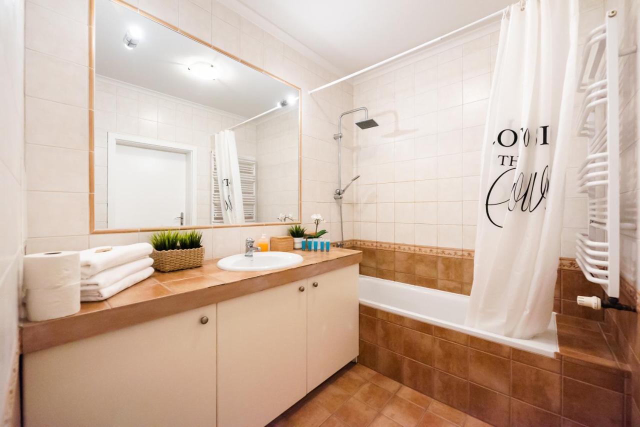 New Town Spacious Apartment ワルシャワ エクステリア 写真